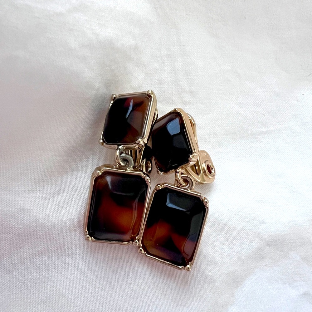 Lauren Ralph Lauren turtoise clip on gold tone earrings 1”